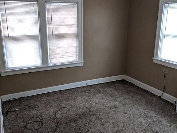 2nd image of 3968 Glencross Ave