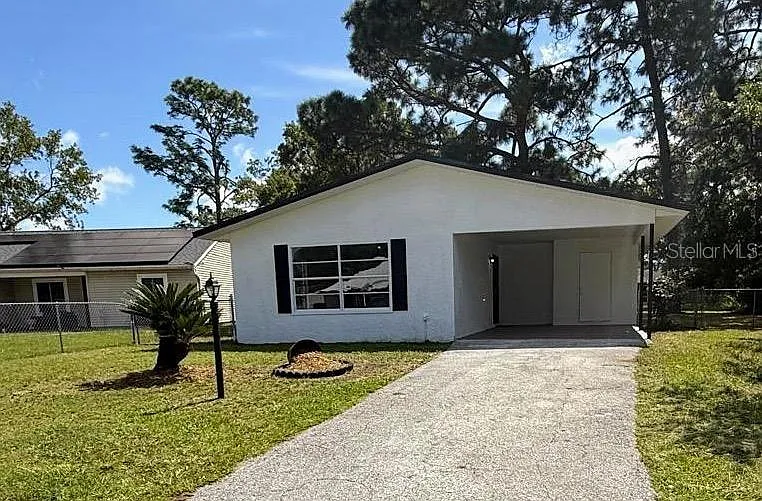 3 bed, 2.0 bath, 1228 sqft, $1,645 — Photo 2