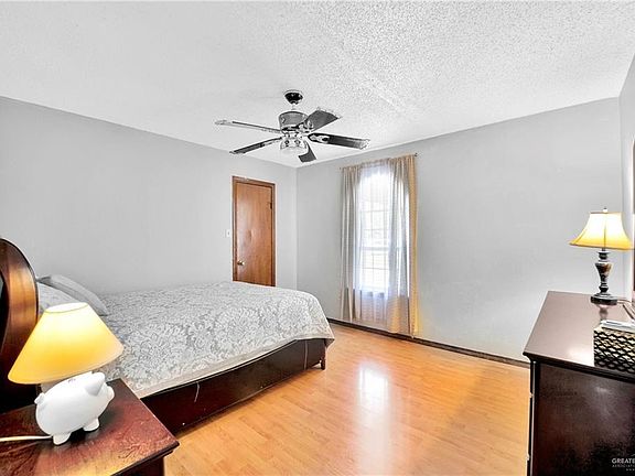 5th image of 2208 Royal Palm Dr
