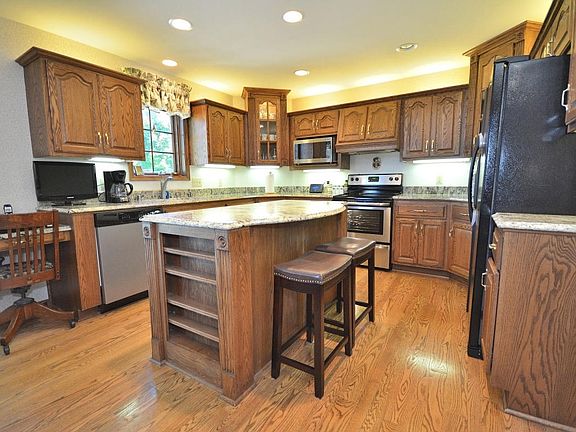 5th image of 1721 Tallgrass Cir