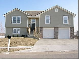1st image of 5414 Larson Ave