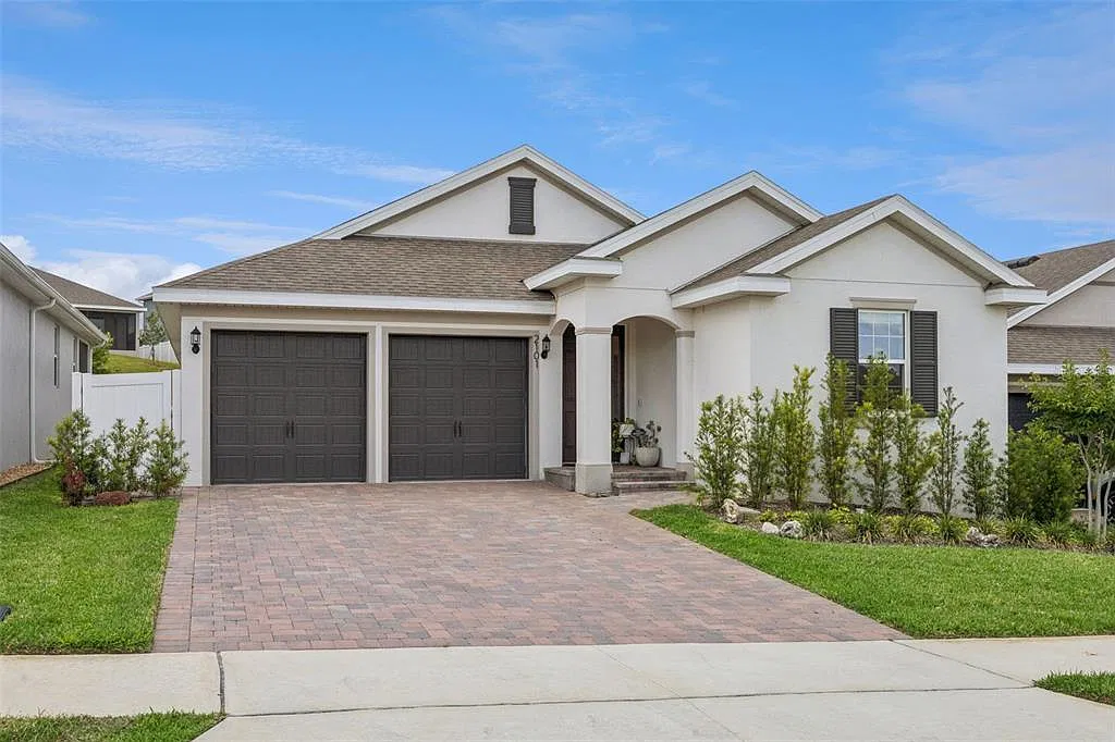 4 bed, 3.0 bath, 2240 sqft, $3,500 — Photo 3