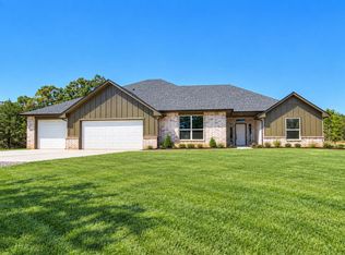 104699 S Secretariat Trl, McLoud, OK 74851