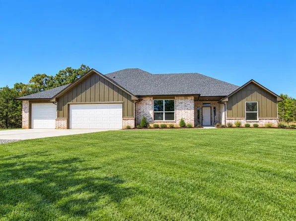 104699 S Secretariat Trl, McLoud, OK 74851