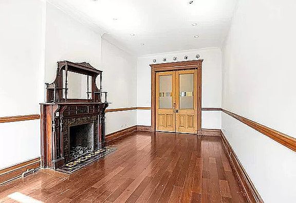 4th image of 30 W 123rd St