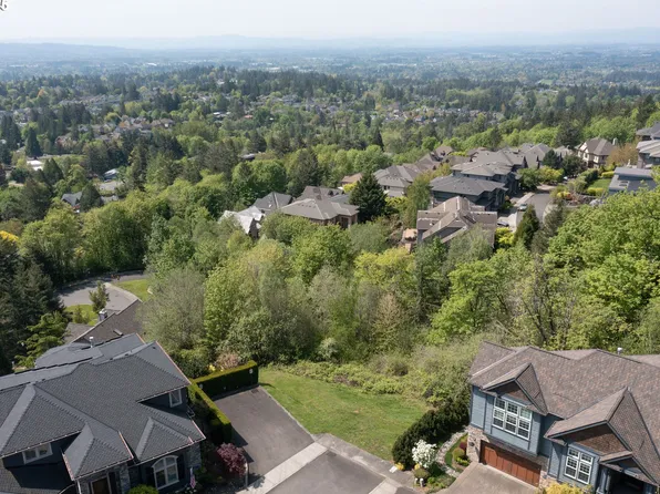 9948 NW Upton Ct, Portland, OR 97229