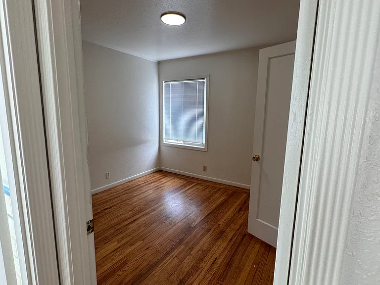 1958 48th Ave — Photo 11