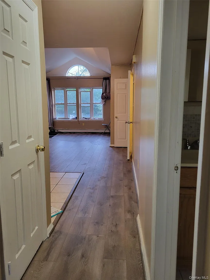 514 B 32 Street photo 1