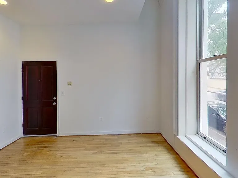 Mount Vernon Apartments — Photo 8