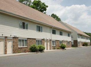 36 Chatfield St APT 10, Seymour, CT 06483