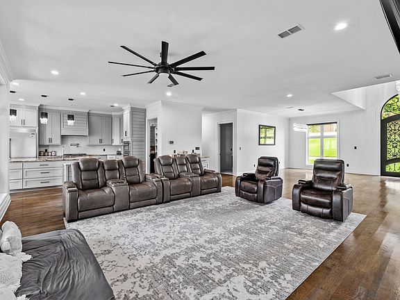 3rd image of 18 River Ridge Rd
