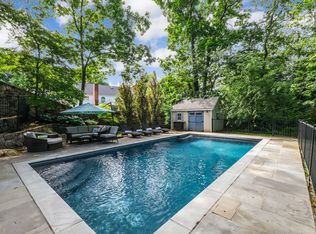 4 Seely Pl, Scarsdale, NY 10583