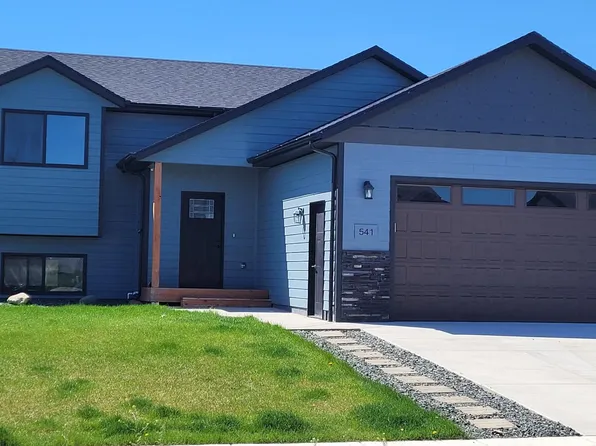 541 Bull Run Dr, Box Elder, SD