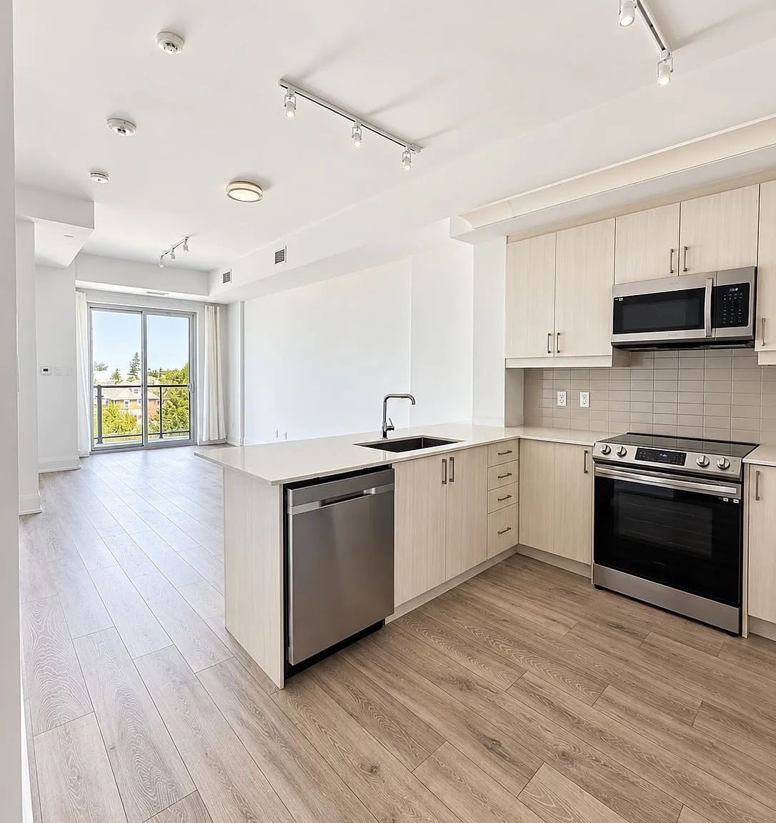 1 bed, $2,200 — Photo 3