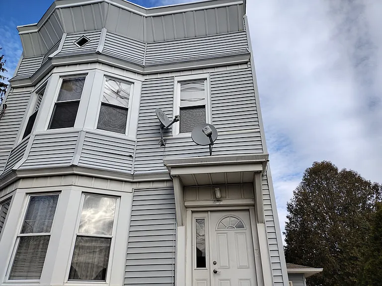 477 Broad St #2 — Photo 3