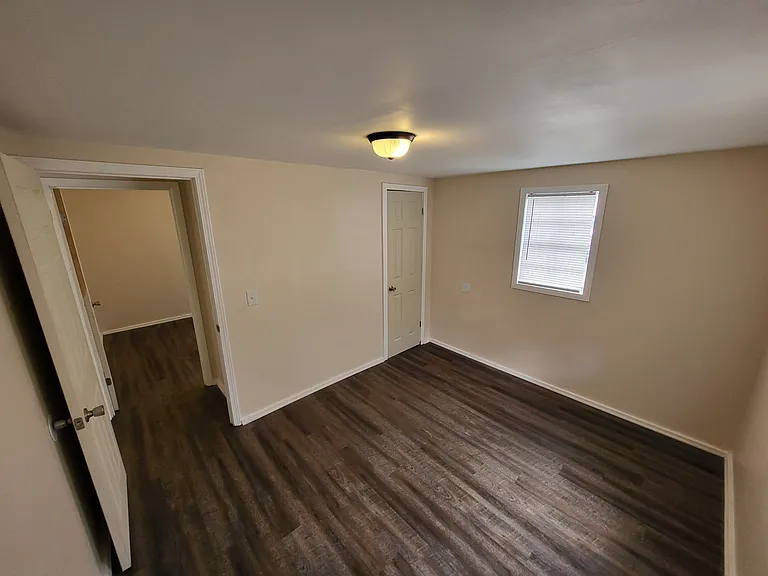 105 Baxter St — Photo 4
