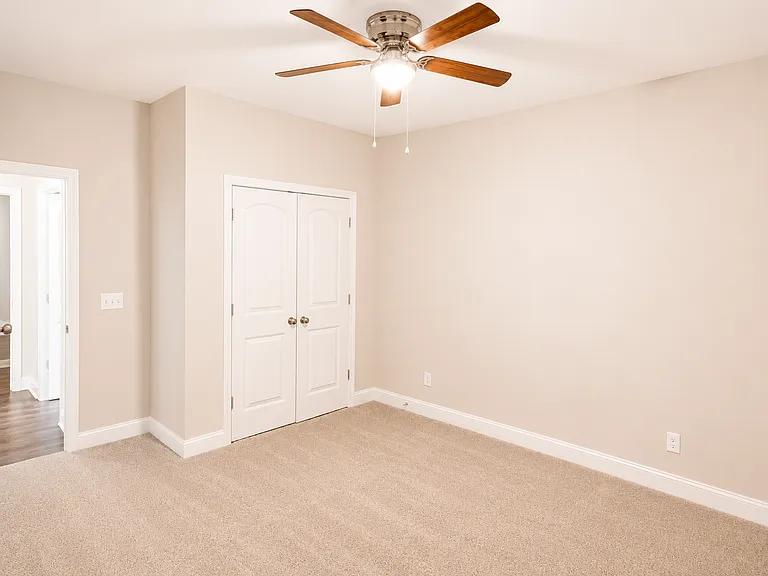 547 Southern Cross Dr — Photo 17