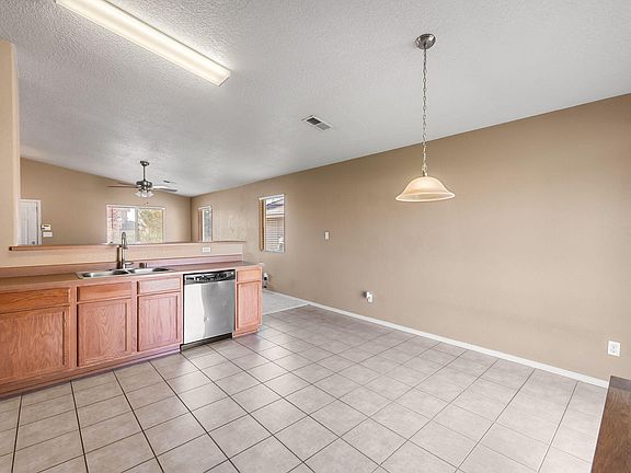 5th image of 2024 Violeta Way SE