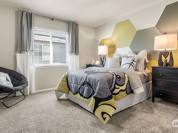 5th image of 4022 80th Drive NE #234