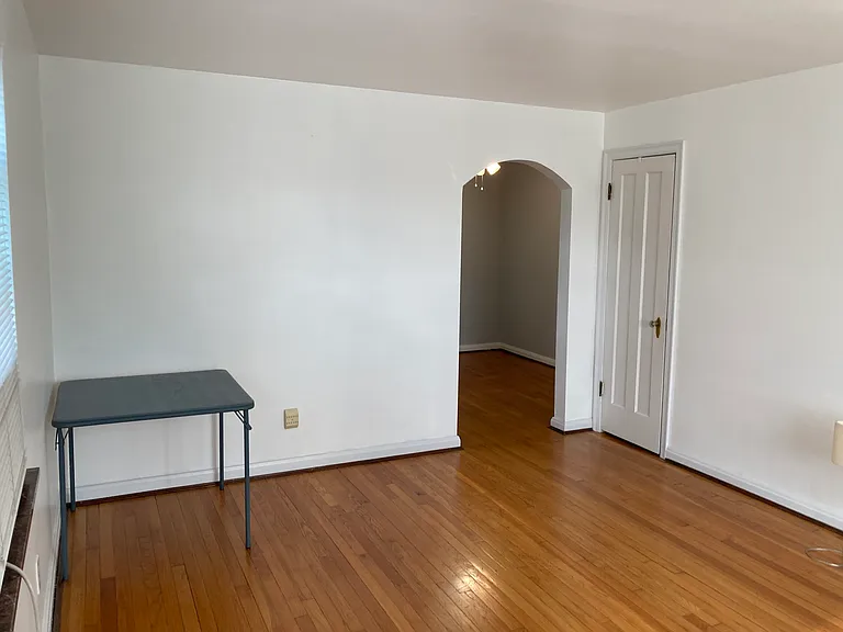 2818 Lawndale Ave #4 — Photo 4