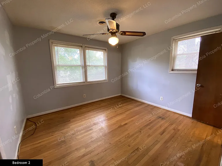 215 Kingnut Dr — Photo 14