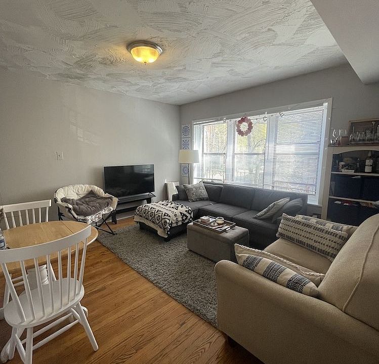 1st image of 1103 W Barry Ave #2E