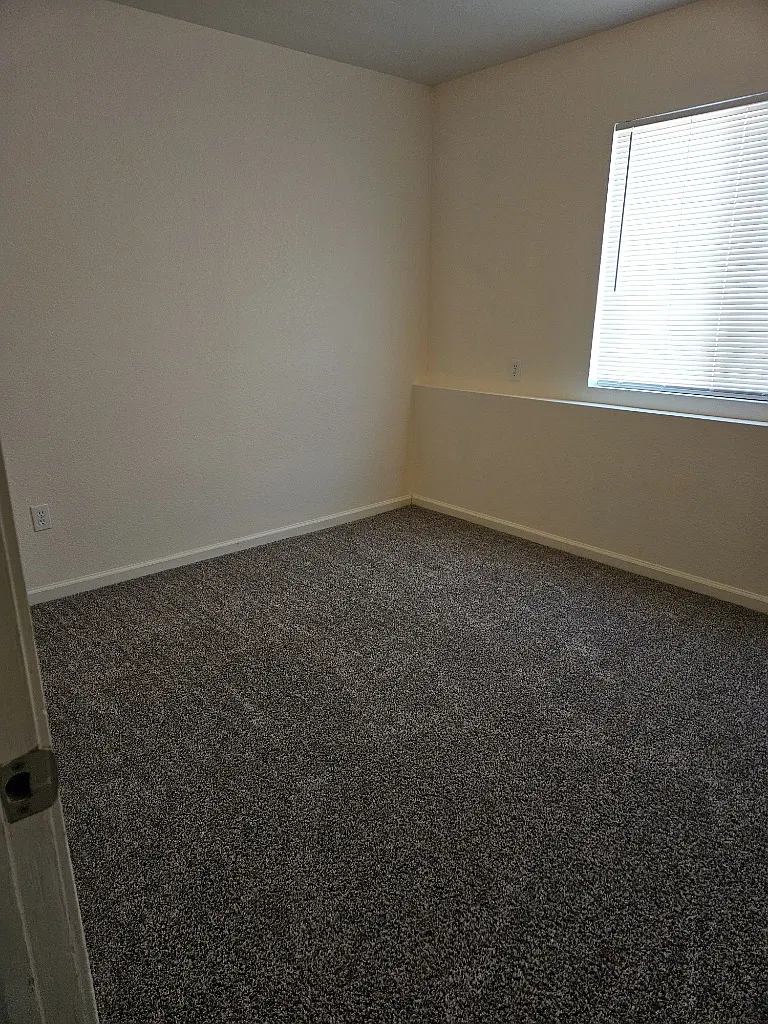 218 Country West Rd — Photo 2