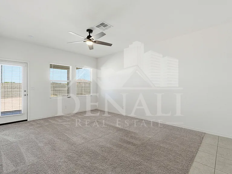 10941 N 165th Ave — Photo 11