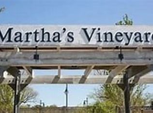 90 Charles Neck Way W, Vineyard Haven, MA 02568