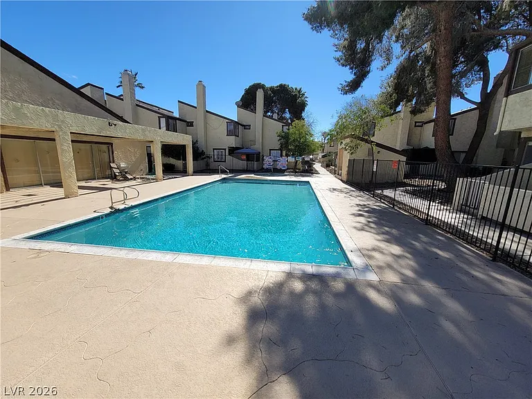 5049 Spencer St #D — Photo 18
