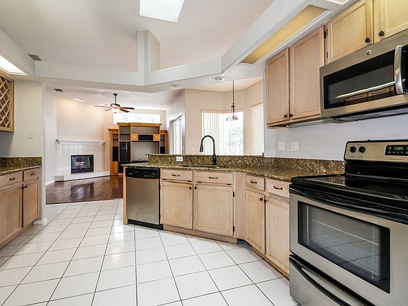 3rd image of 9902 Colonnade Dr