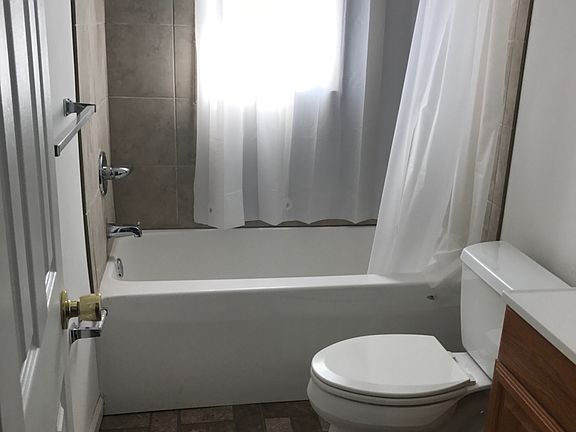 3rd image of 506 Grigsby Ave APT 05
