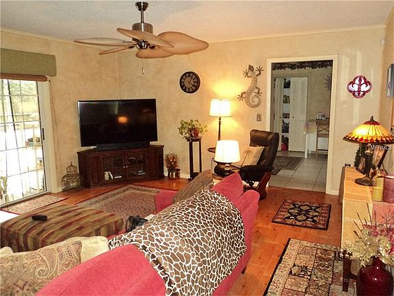 3rd image of 4656 Valley View Dr E