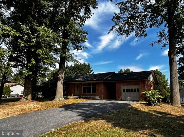 985 Tasker Rd, Stephens City, VA 22655