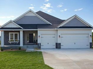 20385 Hampton Ct, Lakeville, MN 55044