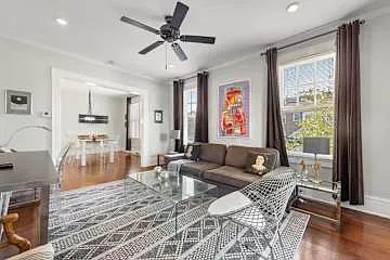 536 Hawthorne Ln — Photo 10
