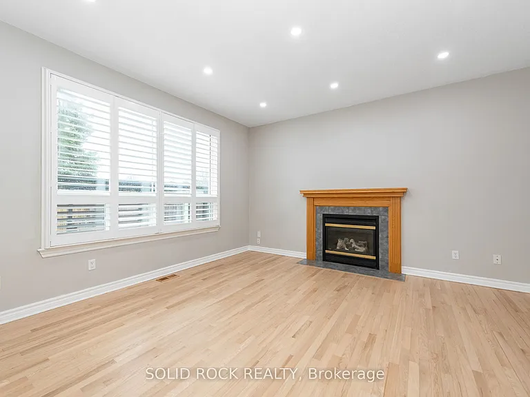 55 Gleeson Way W — Photo 10
