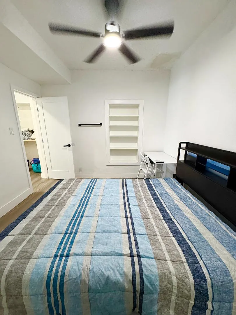 1845 E Monroe St - Room 4 — Photo 2