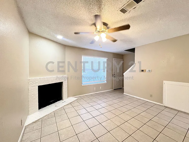 929 W Hickory St #A-15 — Photo 11