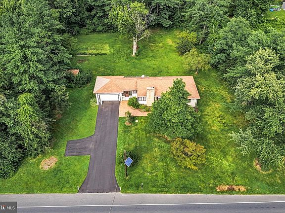2nd image of 805 N Lenola Rd