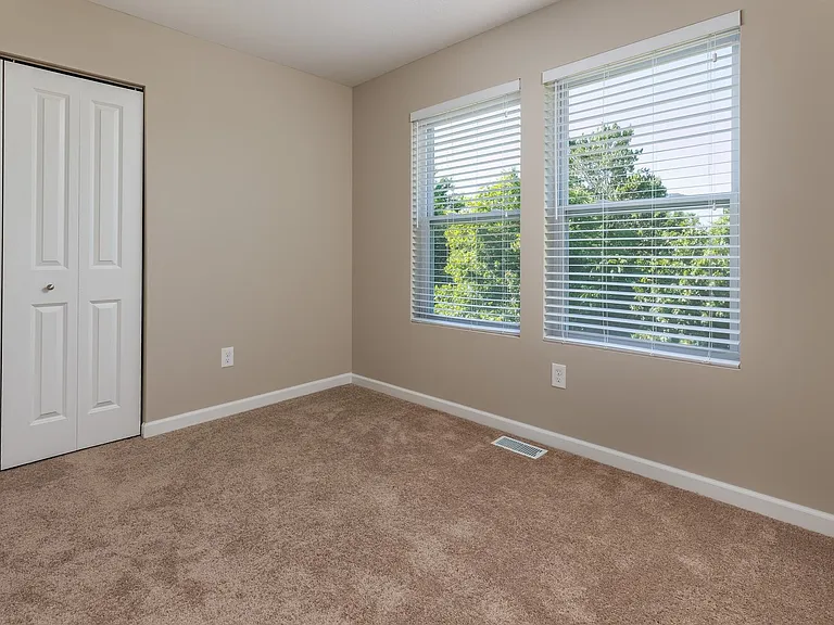 10148 Castle Creek Cir — Photo 15