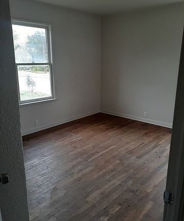 3rd image of 502 Grosvenor St