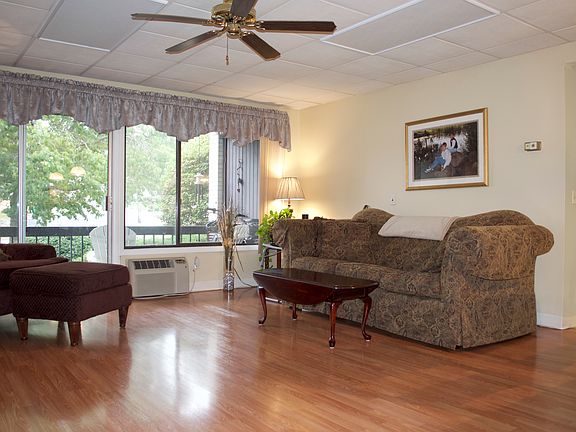 5th image of 400 Narragansett Pkwy APT Wc7