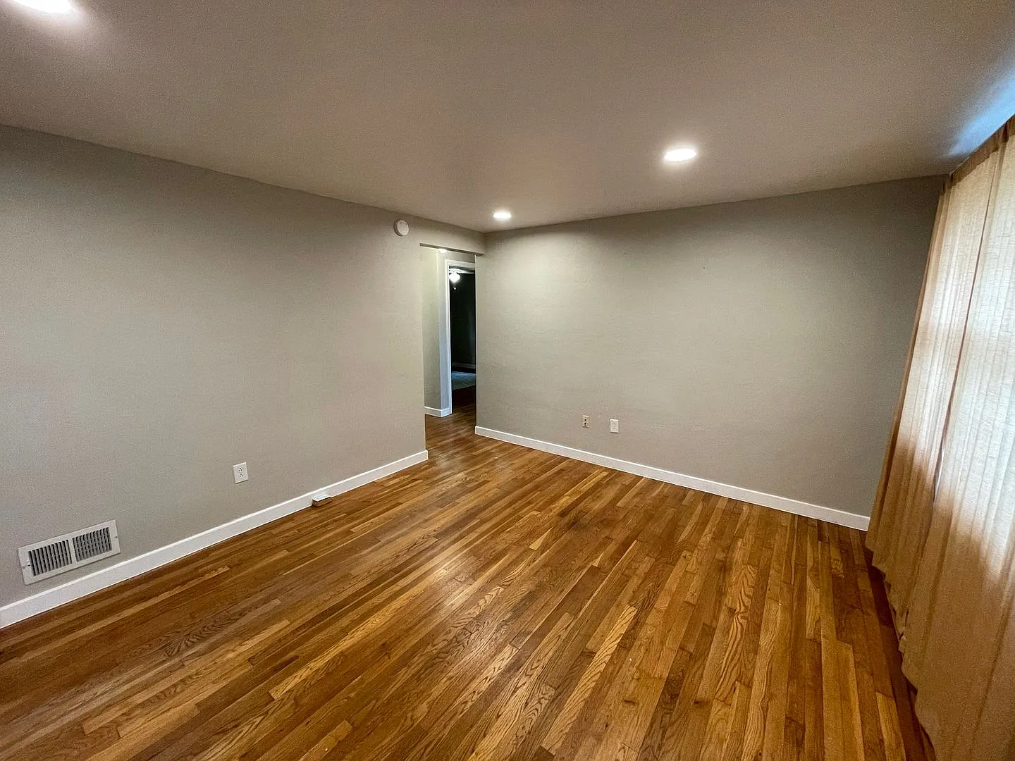 Overbrook - 3 Bed & 1 Bath - Cozy Ranch Style - Pet Friendly! — Photo 3