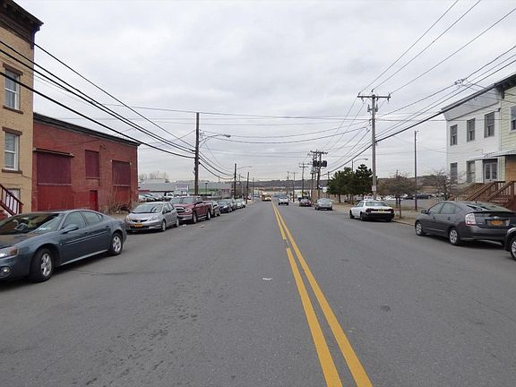 4th image of 70 Watervliet Ave