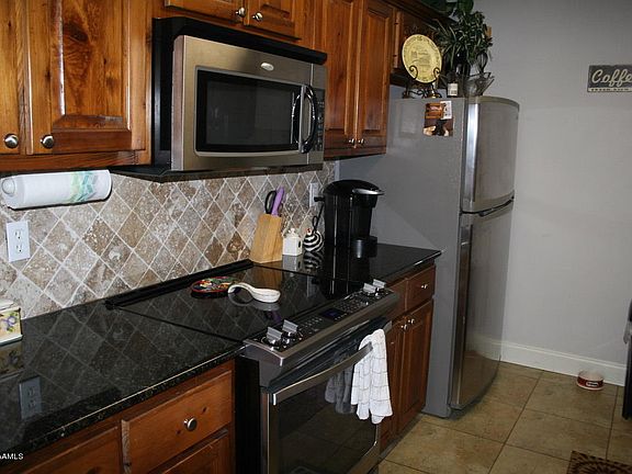 5th image of 112 Hillside Dr APT 7