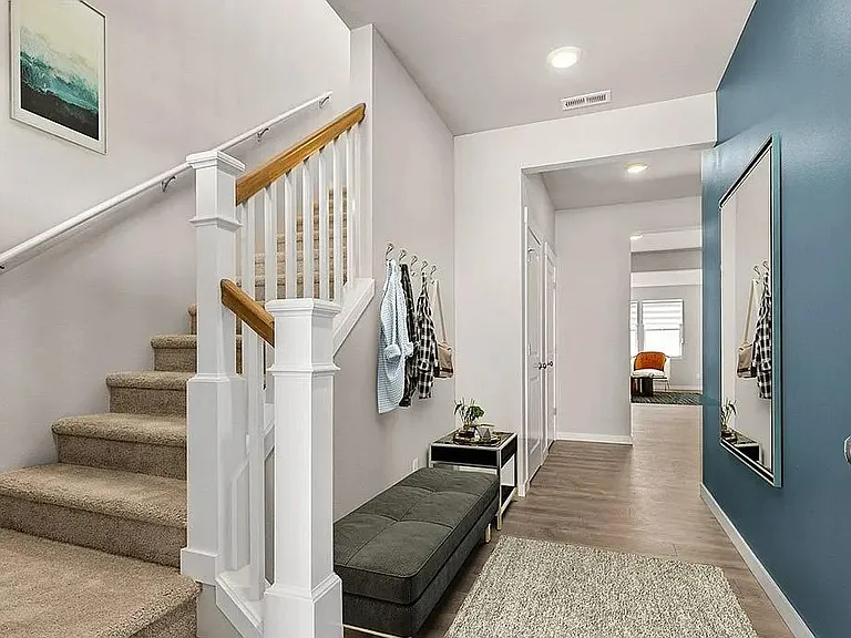 6040 Addison Rd — Photo 2