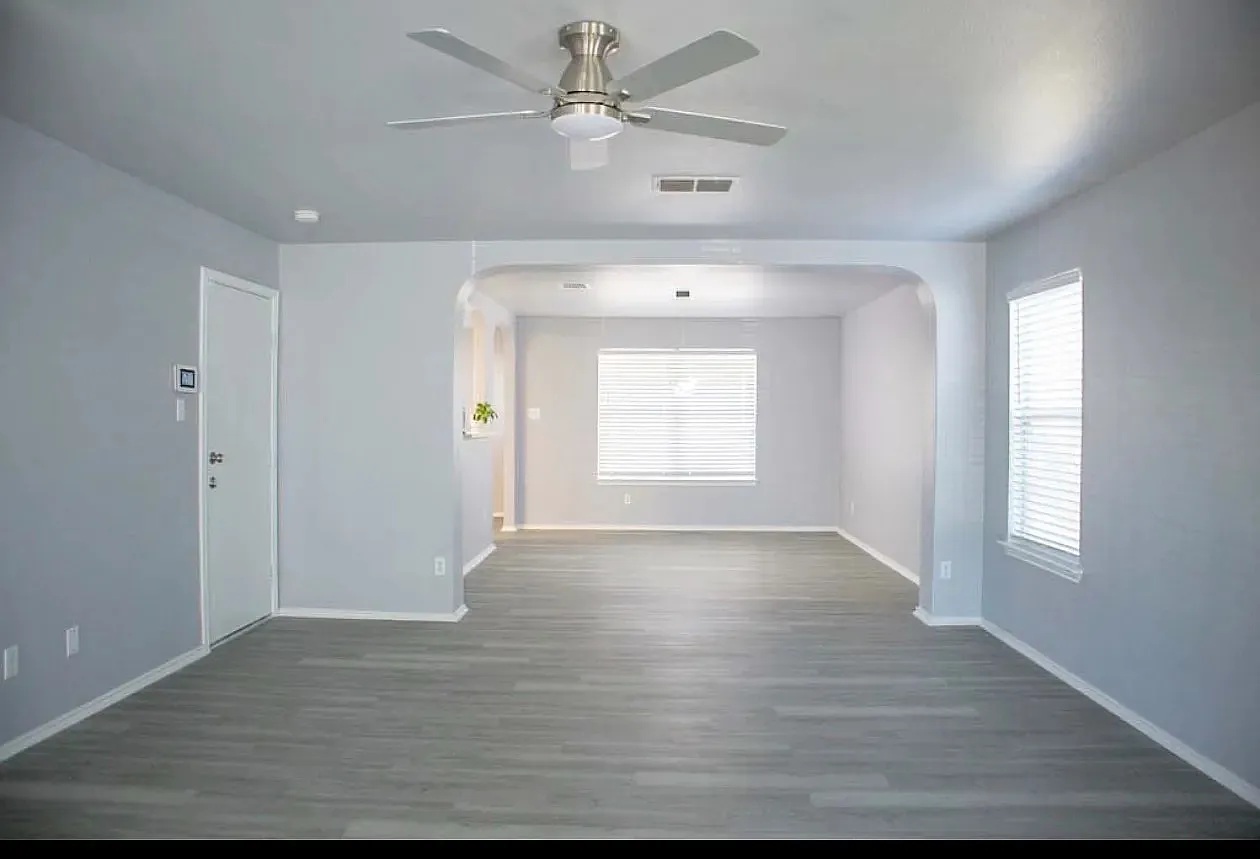 3 bed, 2.5 bath, 2279 sqft, $1,900 — Photo 2