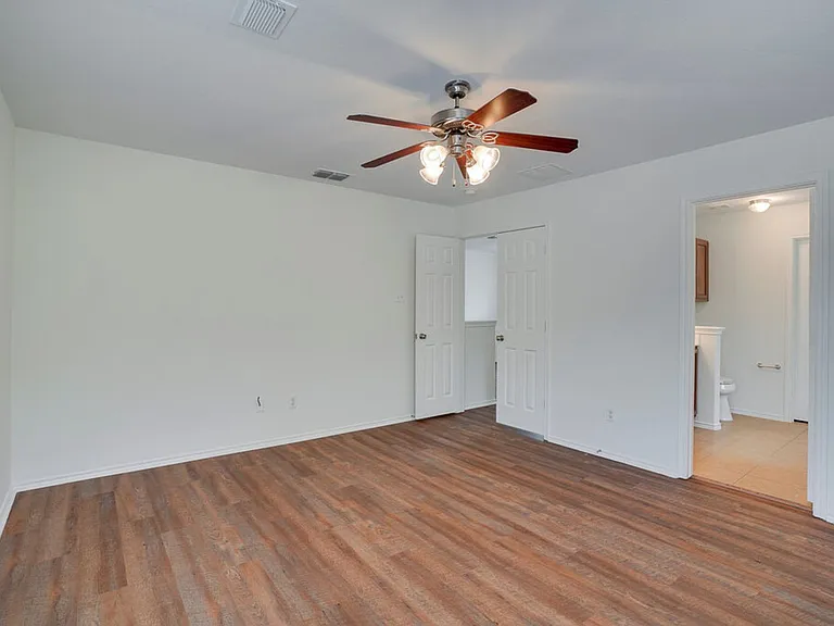 1609 Waxberry Ln — Photo 11