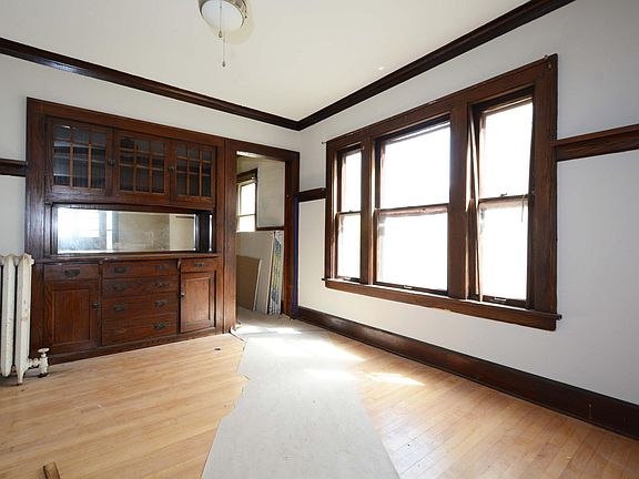 5th image of 3901 5th Ave S